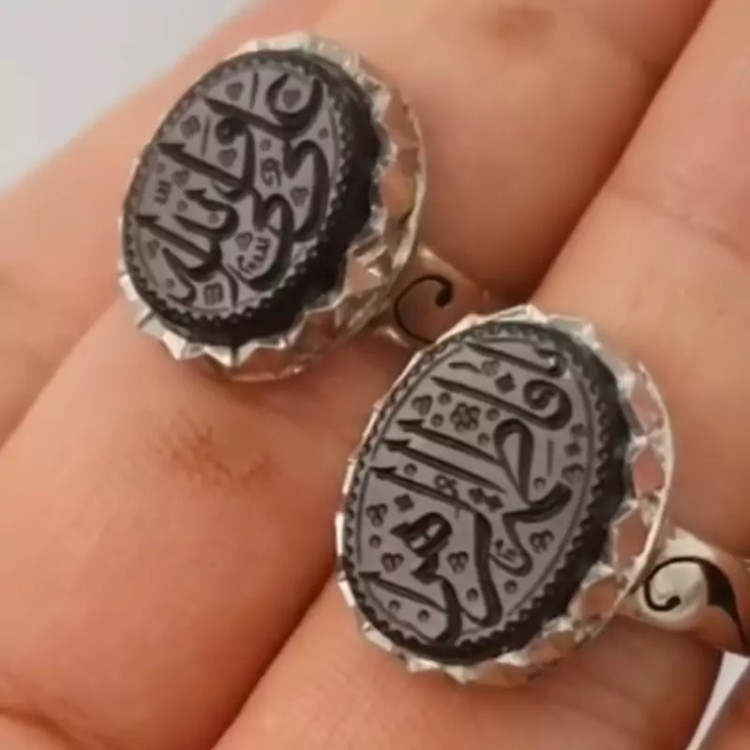 زوج عقیق جزع یمنی با حکاکی دستی و رکاب دست ساز سفارشی مدل صفوی